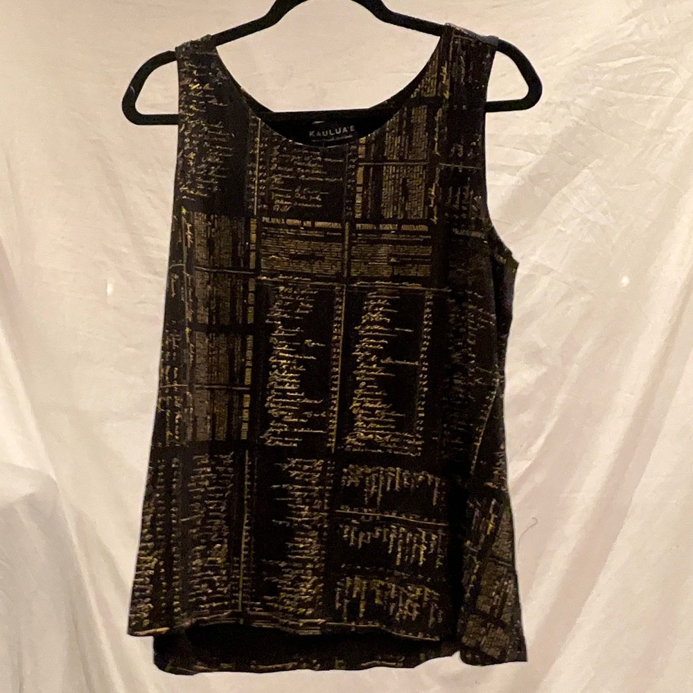 Kaulua’e Lani Tank Top (Gold Petitions on Black) NWT (fits like a M/L)